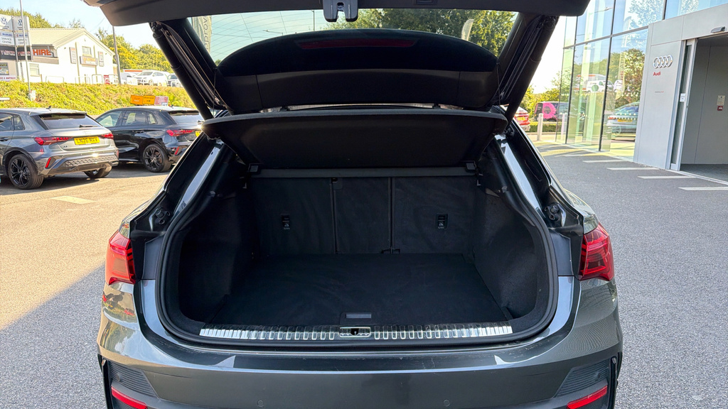 Audi Q3 Sport 35 Tfsi 150 Ps S Tronic White #18