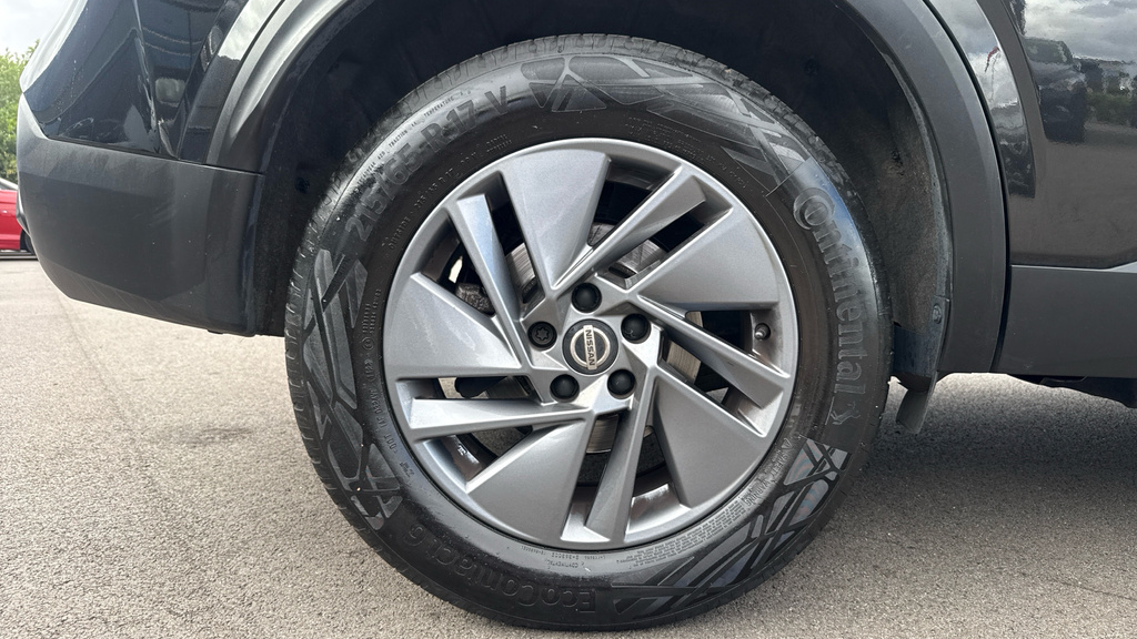 Nissan Qashqai 1.3 Dig-t Mh 158 Tekna Xtronic Black #24