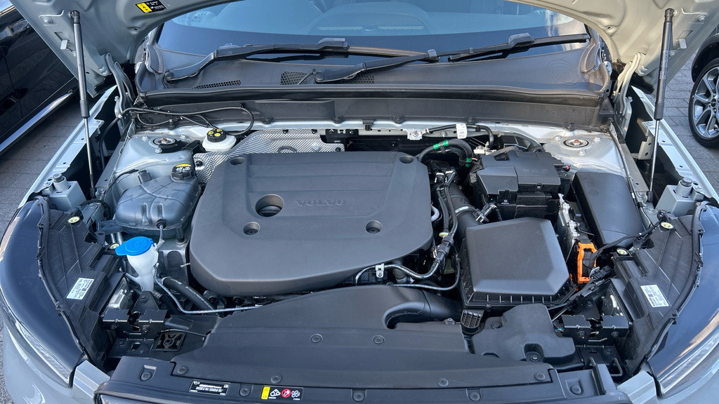 Volvo XC40 Recharge Ultimate, T5 Plug-in Hybrid, Black #16