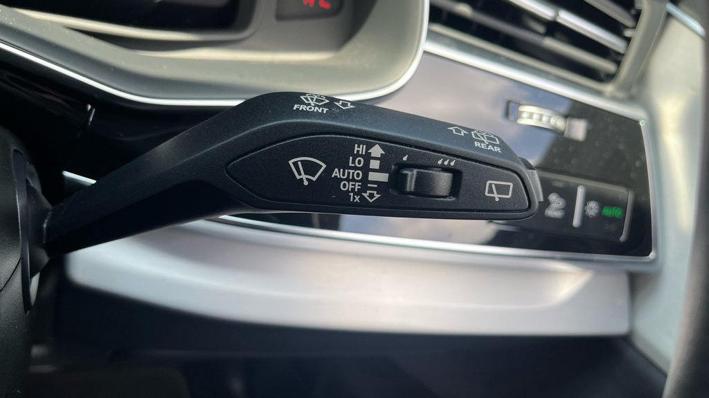 Audi Q8 55 Tfsi Quattro S Line Tiptron Comfortsound Black #34
