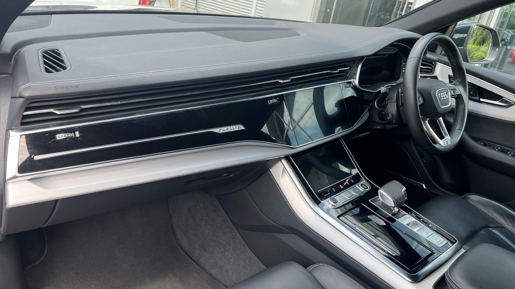 Audi Q8 55 Tfsi Quattro S Line Tiptron Comfortsound Black #10