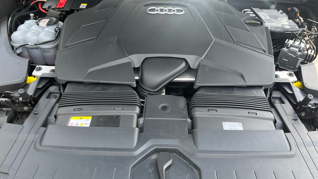 Audi Q8 55 Tfsi Quattro S Line Tiptron Comfortsound Black #16