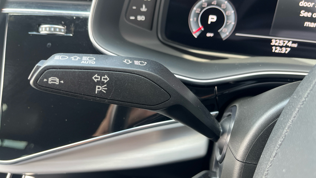 Audi Q8 55 Tfsi Quattro S Line Tiptron Comfortsound Black #35