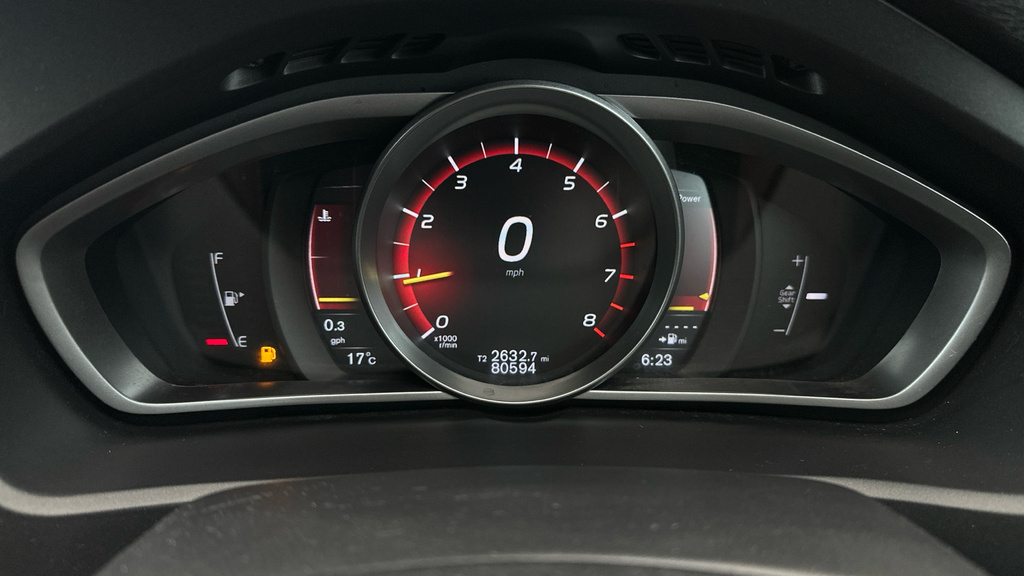 Volvo V40 T2 Momentum Rear Camera, Cruise, Nav, Heat Black #19