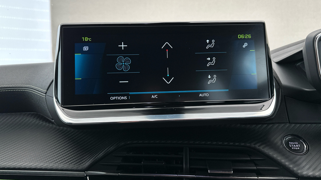 Peugeot e-2008 50Kwh Gt Premium Suv 136 Ps #16