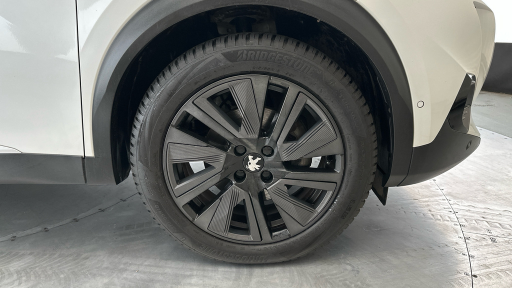 Peugeot e-2008 50Kwh Gt Premium Suv 136 Ps #29