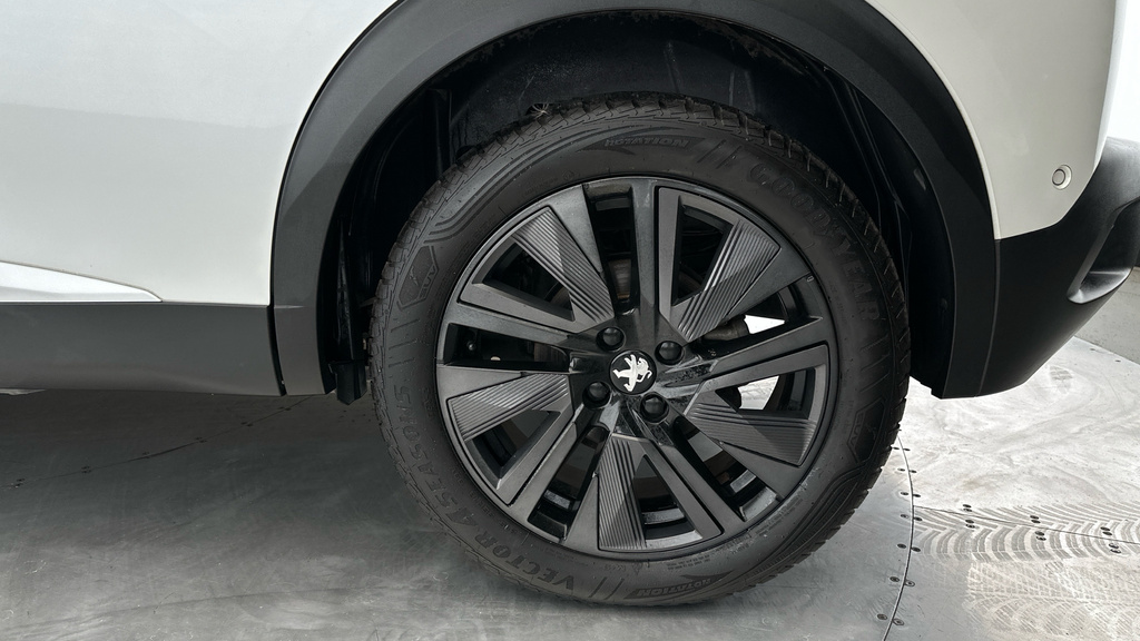 Peugeot e-2008 50Kwh Gt Premium Suv 136 Ps #27