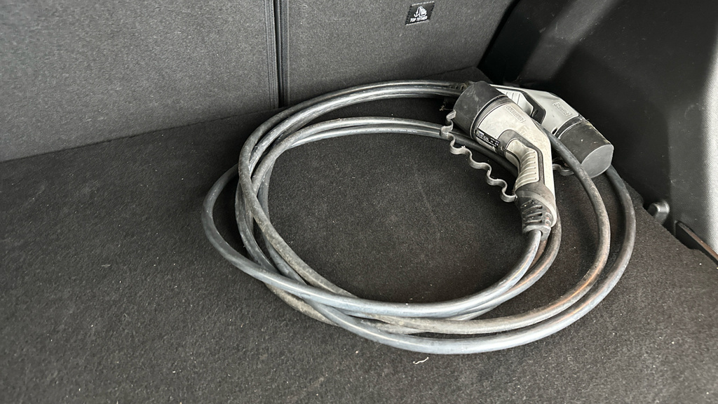 Peugeot e-2008 50Kwh Gt Premium Suv 136 Ps #32