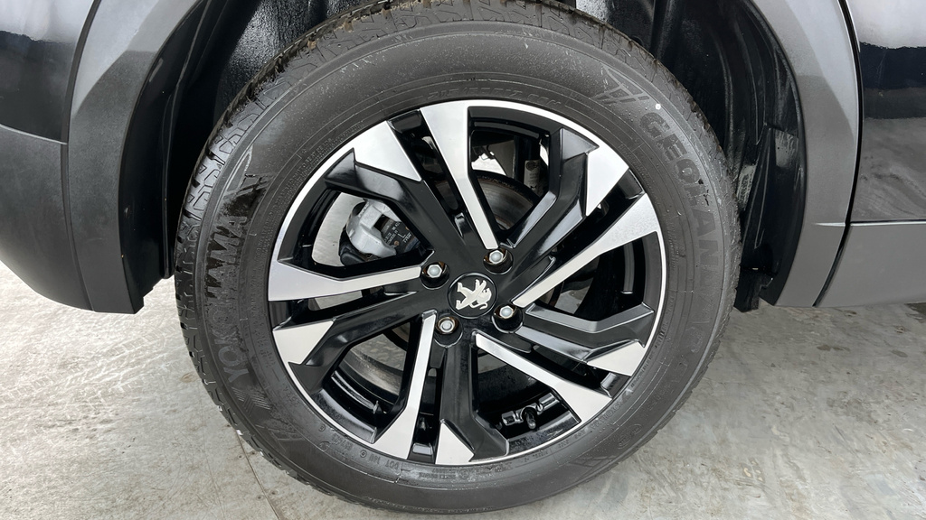 Peugeot 2008 1.2 Puretech 130 Gt Estate Black #28