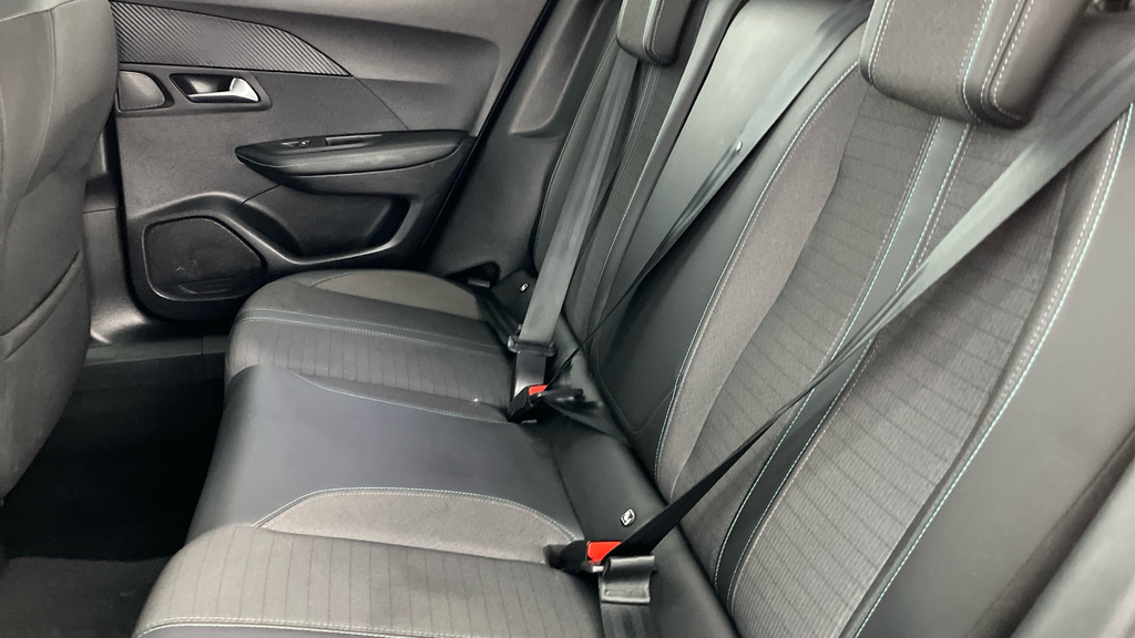 Peugeot 2008 1.2 Puretech 130 Gt Estate Black #23