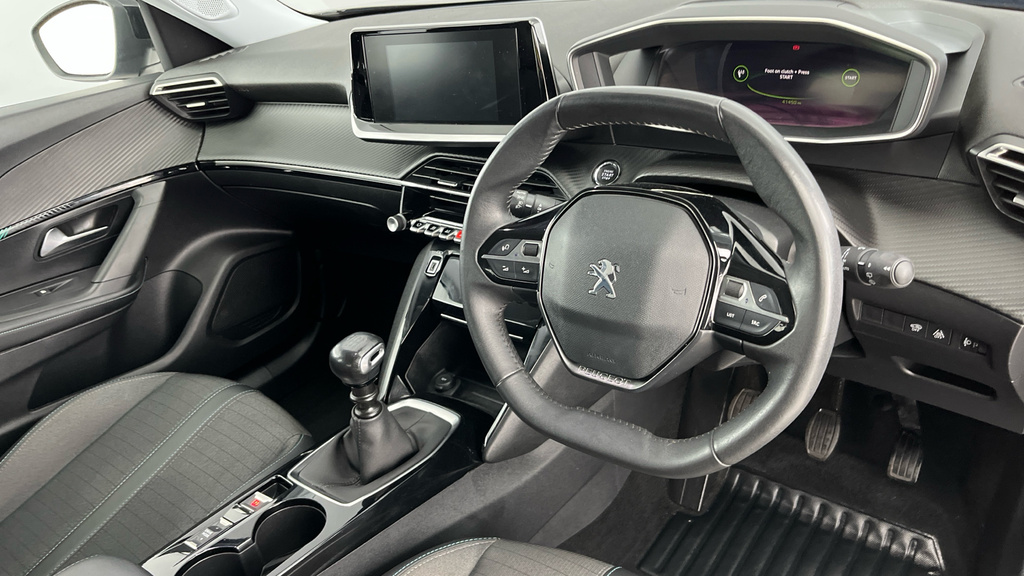 Peugeot 2008 1.2 Puretech 130 Gt Estate Black #9