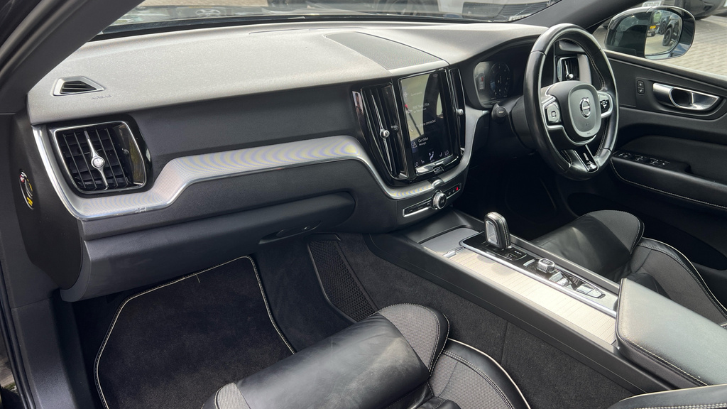 Volvo XC60 Estate 2.0 B5p 250 R Design Awd Geartronic Silver #15