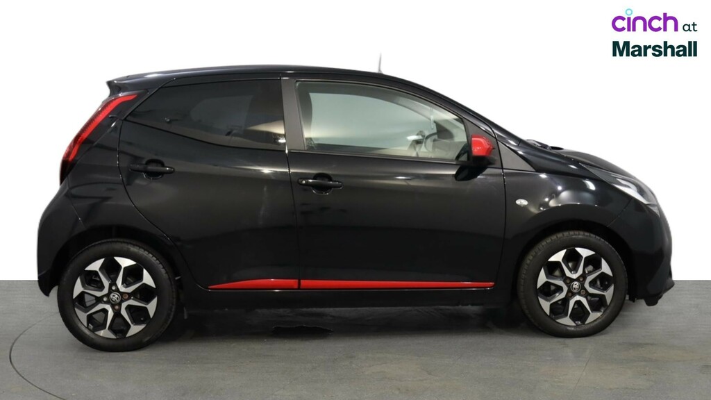 Toyota Aygo X X-play 1.0 Vvt-i White #2