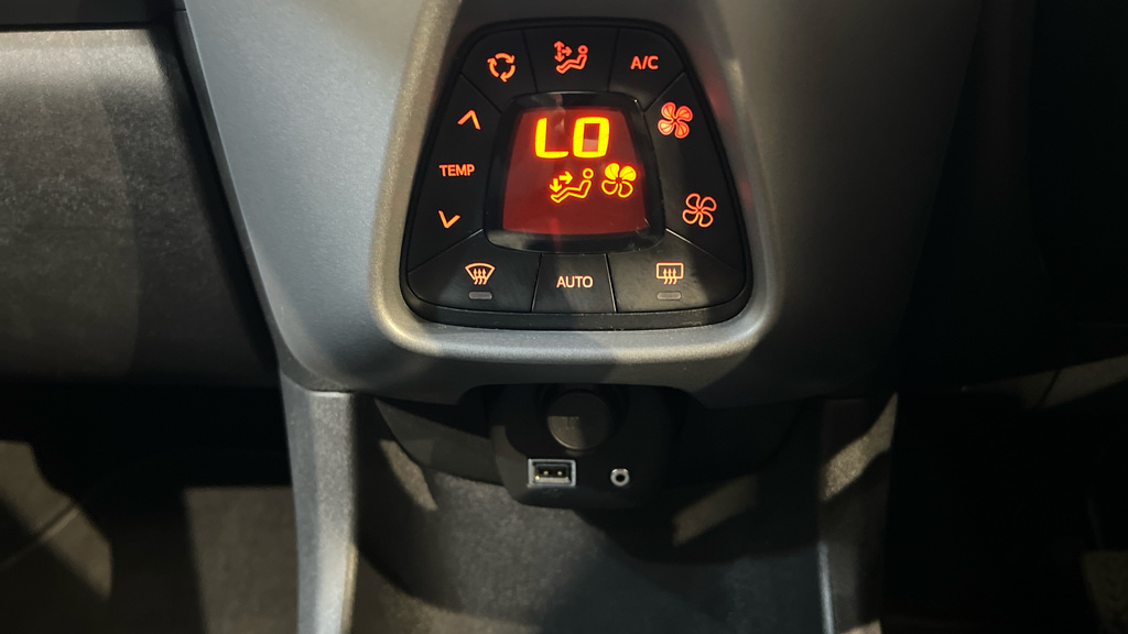 Toyota Aygo X X-play 1.0 Vvt-i White #34