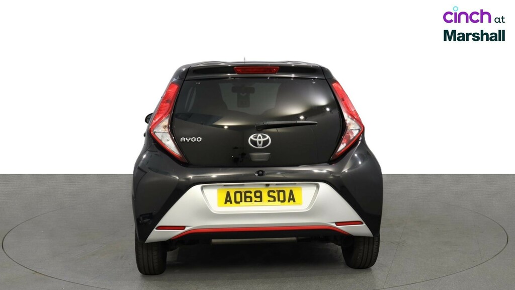 Toyota Aygo X X-play 1.0 Vvt-i White #4
