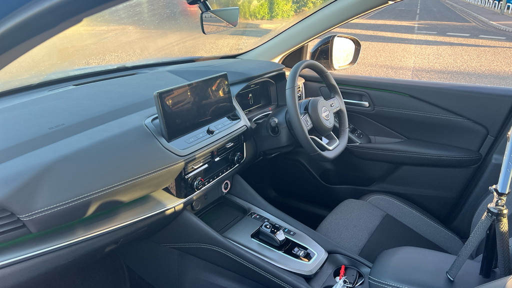 Nissan Qashqai 1.3 Dig-t Mh Acenta Premium, Under 1300 Miles, Mar Silver #10
