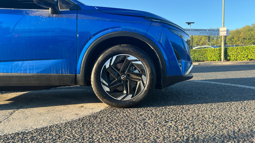 Nissan Qashqai 1.3 Dig-t Mh Acenta Premium, Under 1300 Miles, Mar Silver #17