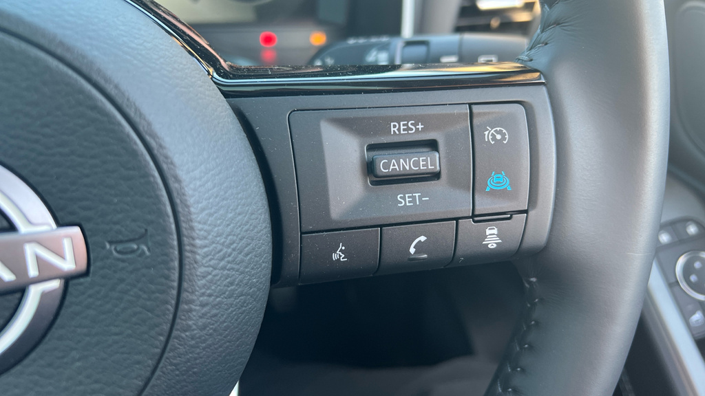 Nissan Qashqai 1.3 Dig-t Mh Acenta Premium, Under 1300 Miles, Mar Silver #28