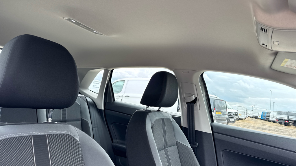 Volkswagen Polo Volkswagen Hatchback 1.0 Tsi 95 Se Dsg Grey #33