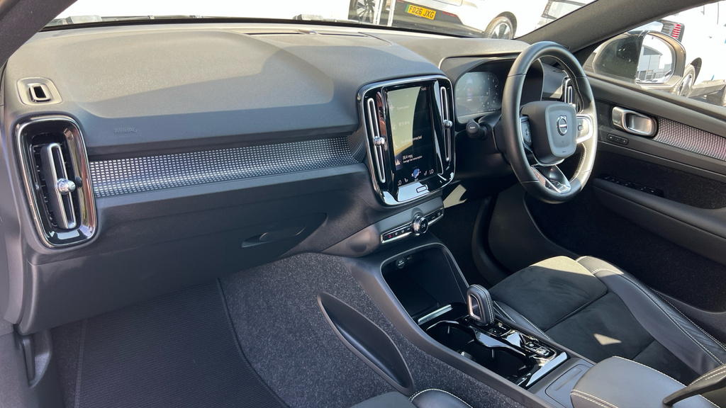 Volvo XC40 T3 Inscription Pro 1.5 163Ps White #10