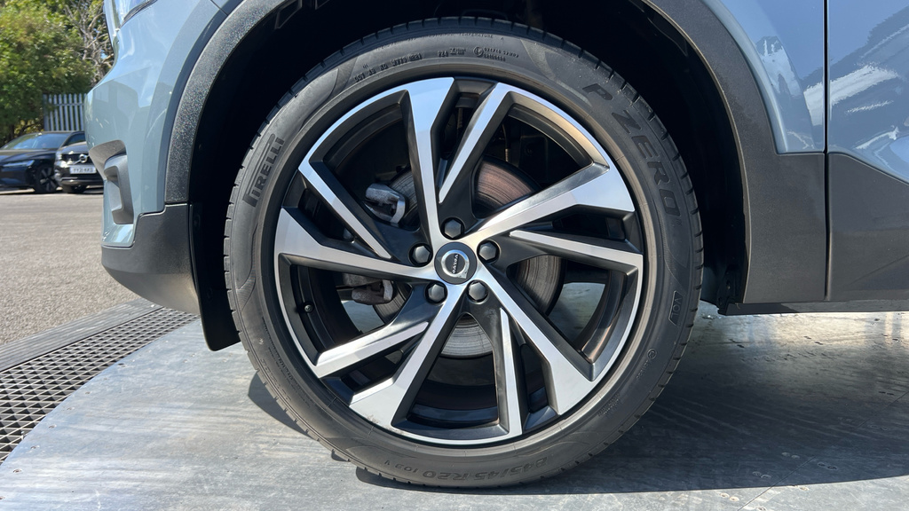 Volvo XC40 T3 Inscription Pro 1.5 163Ps White #24