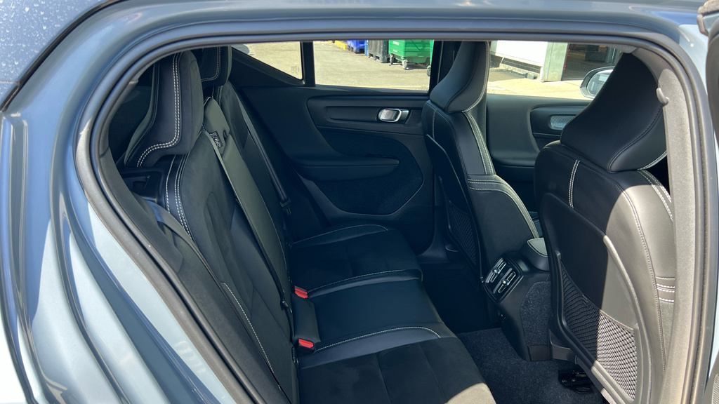 Volvo XC40 T3 Inscription Pro 1.5 163Ps White #26