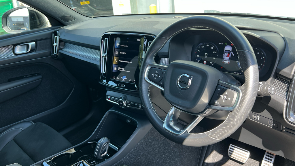 Volvo XC40 T3 Inscription Pro 1.5 163Ps White #9