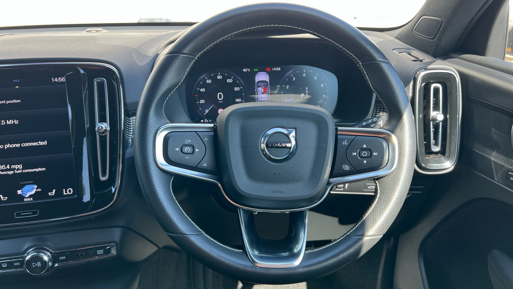 Volvo XC40 T3 Inscription Pro 1.5 163Ps White #27