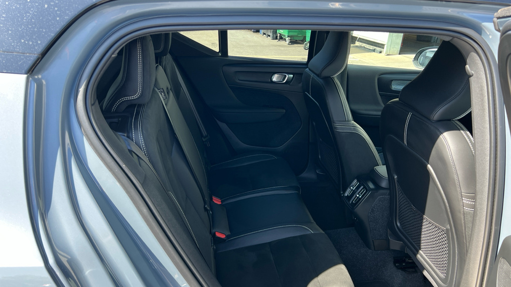 Volvo XC40 T3 Inscription Pro 1.5 163Ps White #25
