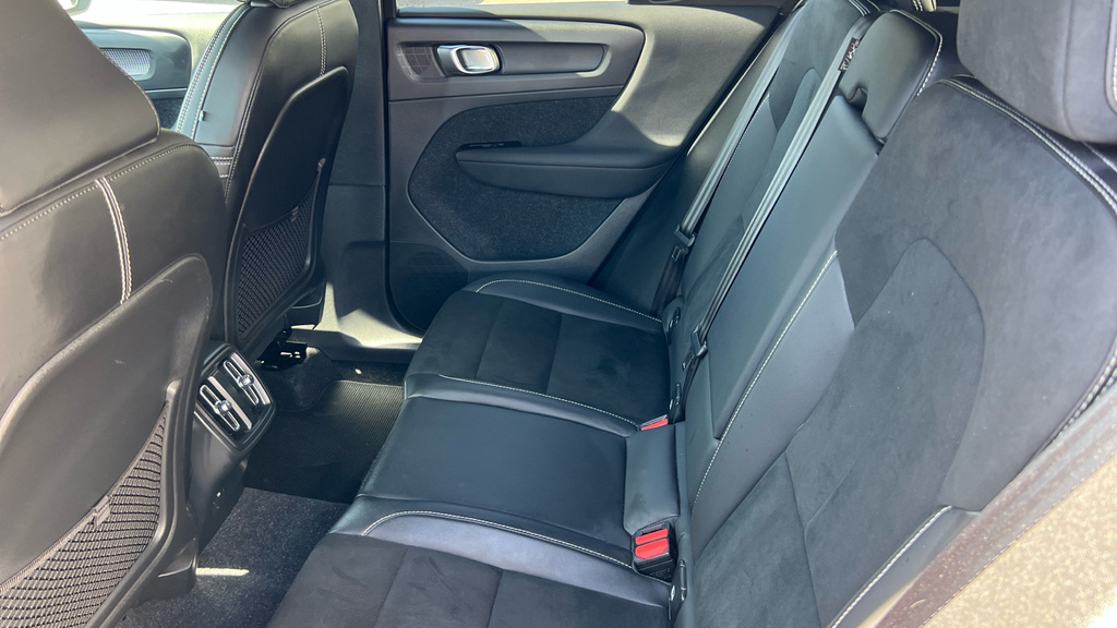 Volvo XC40 T3 Inscription Pro 1.5 163Ps White #18