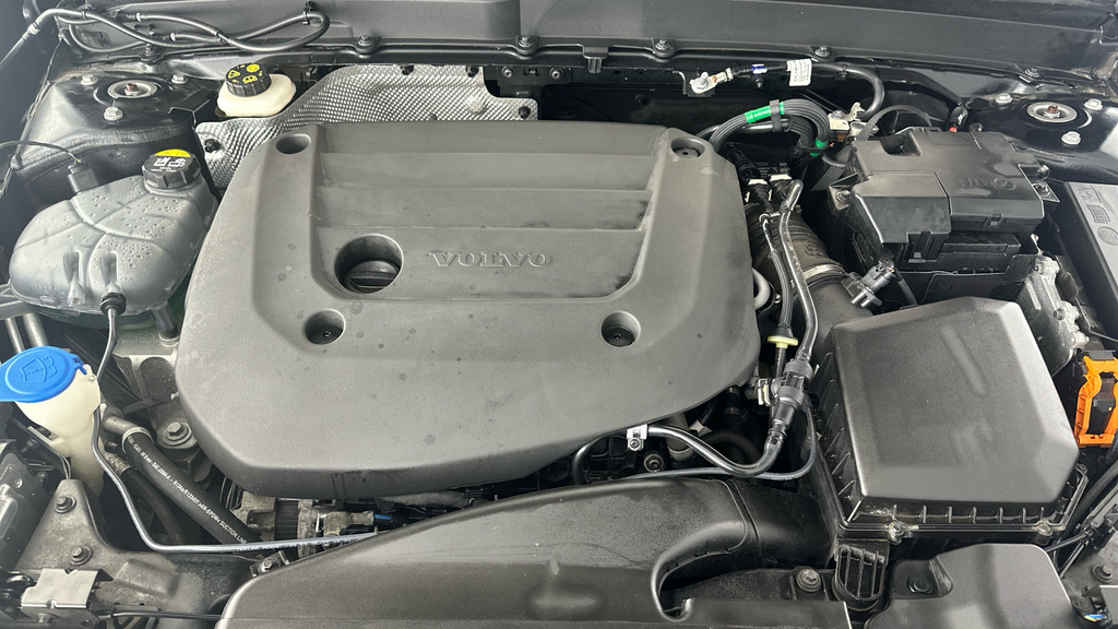 Volvo XC40 1.5H T4 Recharge 10.7Kwh Plus Suv Plug- Silver #25