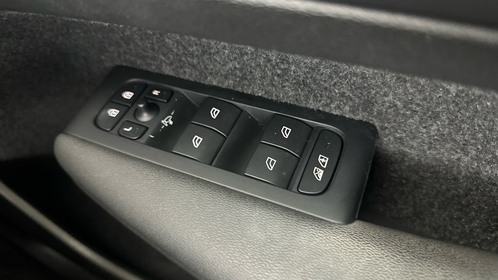 Volvo XC40 1.5H T4 Recharge 10.7Kwh Plus Suv Plug- Silver #12