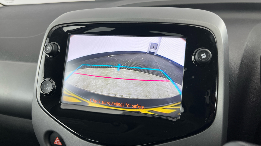 Toyota Aygo X Aygo X-play Vvt-i Red #18