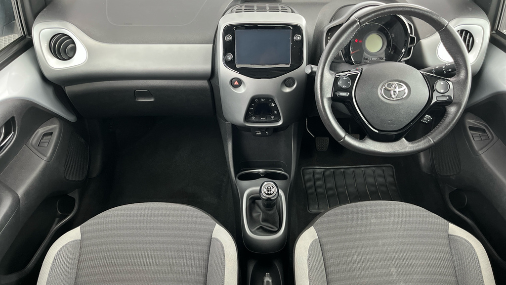 Toyota Aygo X Aygo X-play Vvt-i Red #15