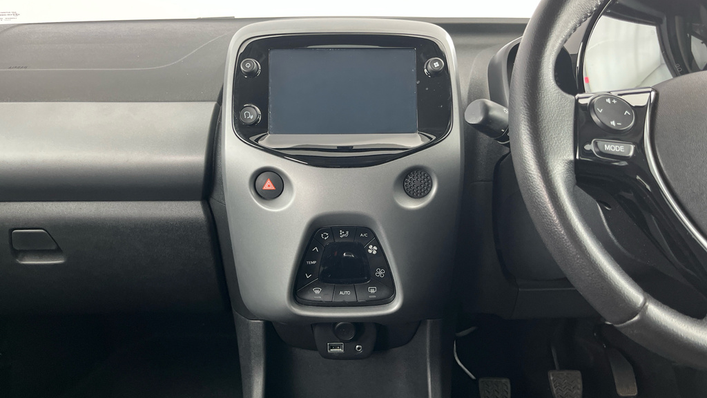 Toyota Aygo X Aygo X-play Vvt-i Red #20