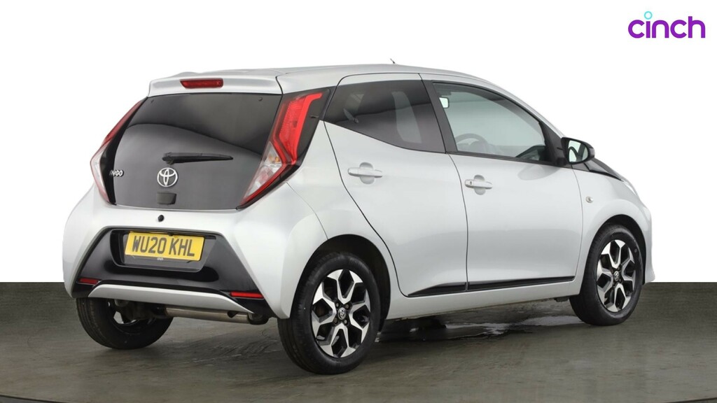 Toyota Aygo X Aygo X-play Vvt-i Red #3