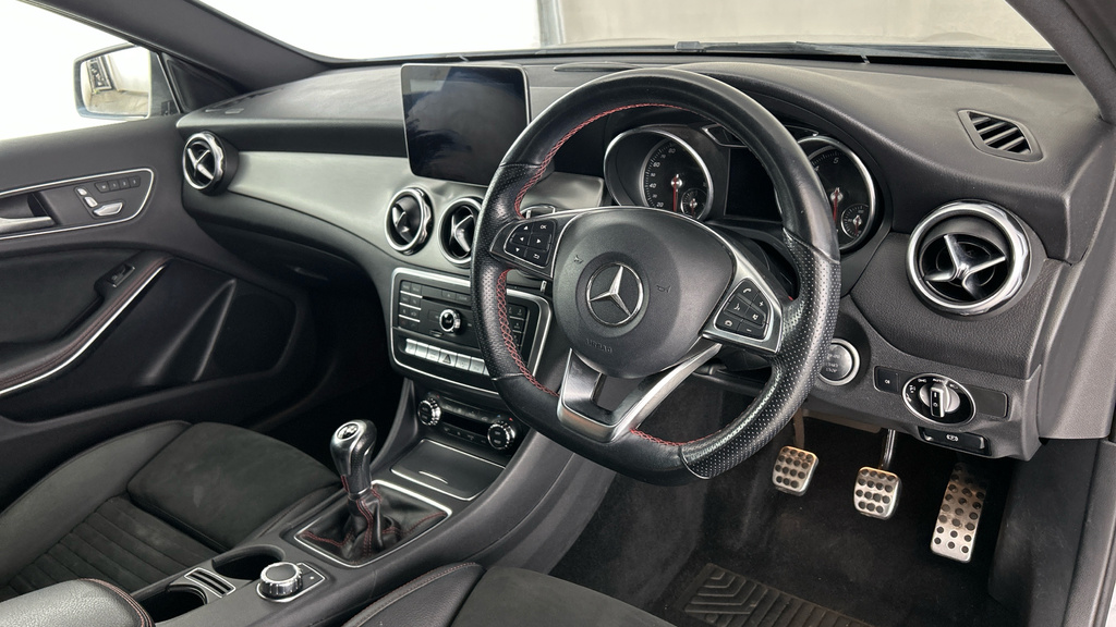 Mercedes-Benz GLA Class 1.6 Gla200 Sport Suv 7G-dct Euro 6 Ss Grey #11