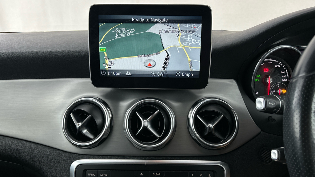 Mercedes-Benz GLA Class 1.6 Gla200 Sport Suv 7G-dct Euro 6 Ss Grey #15