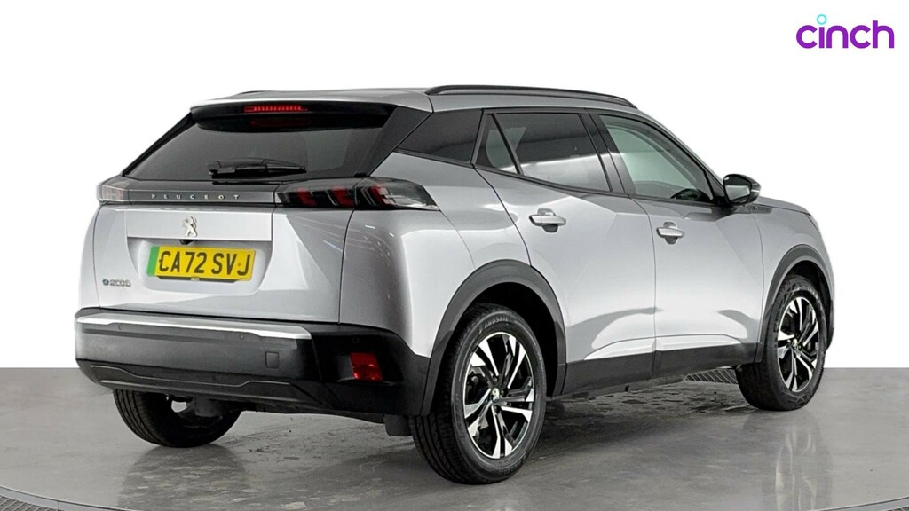 Peugeot e-2008 50Kwh Gt Premium Suv 136 Ps #3