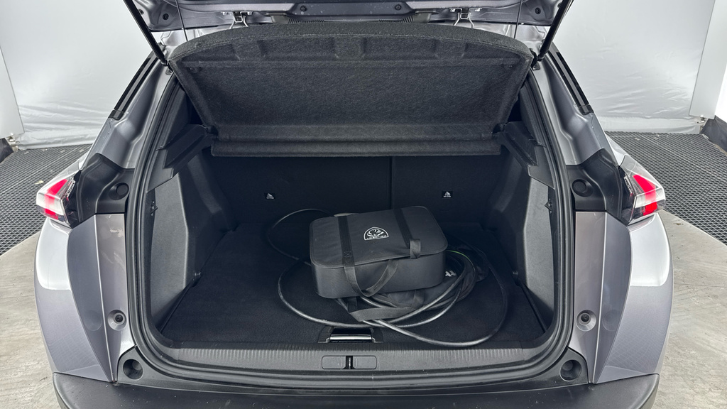 Peugeot e-2008 50Kwh Gt Premium Suv 136 Ps #15