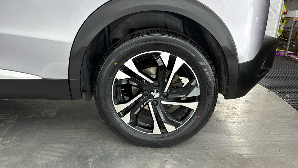 Peugeot e-2008 50Kwh Gt Premium Suv 136 Ps #20