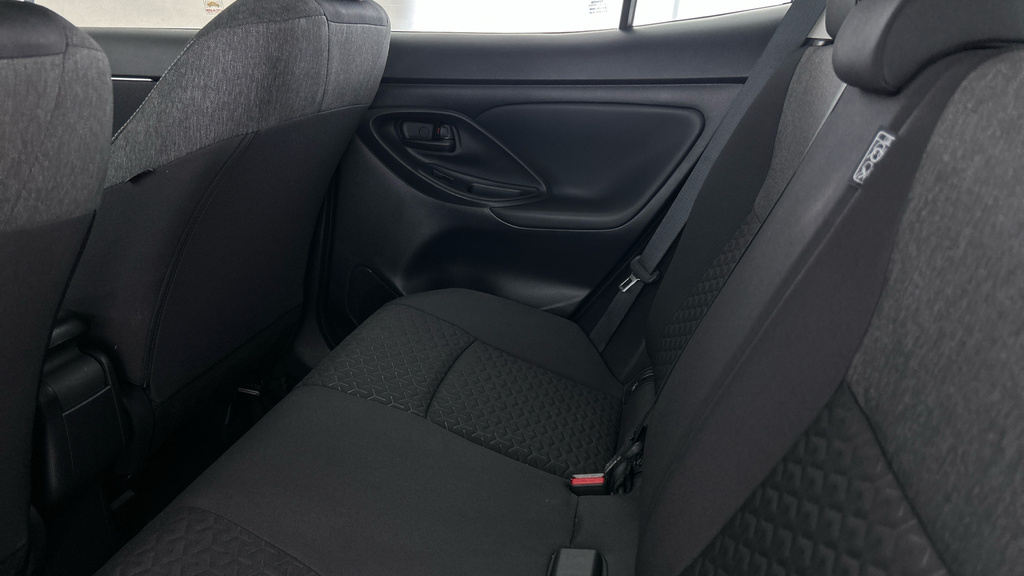Toyota Yaris Cross Icon White #18