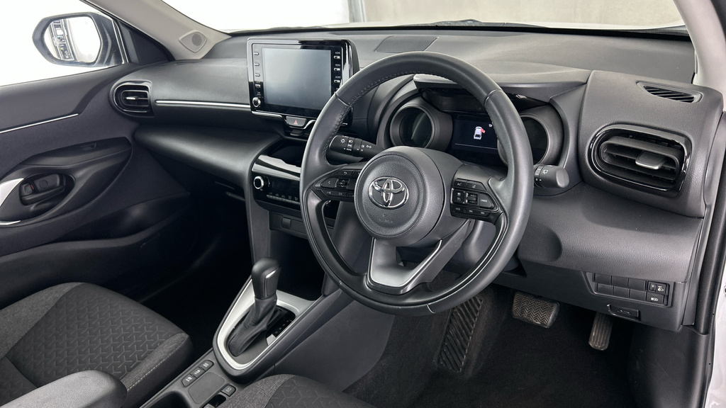 Toyota Yaris Cross Icon White #9