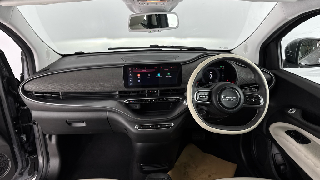 Fiat 500E 42Kwh La Prima Convertible 118 Green #11