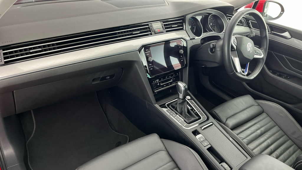 Volkswagen Passat Volkswagen Passat Estate 1.5 Tsi Evo R-line Ds Silver #15