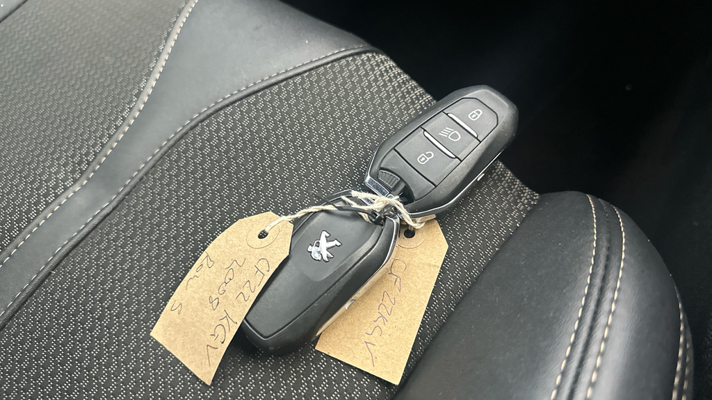 Peugeot 5008 1.5 Bluehdi Gt Eat Grey #29