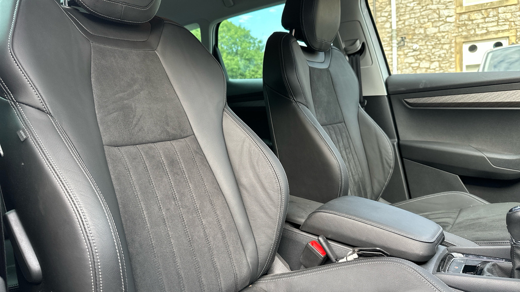 Skoda Karoq 2.0 Tdi 150 Sportline 4X4 Dsg Grey #37