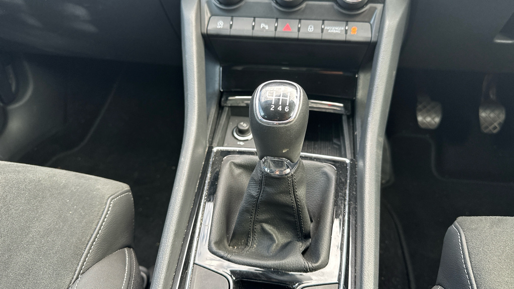 Skoda Karoq 2.0 Tdi 150 Sportline 4X4 Dsg Grey #22