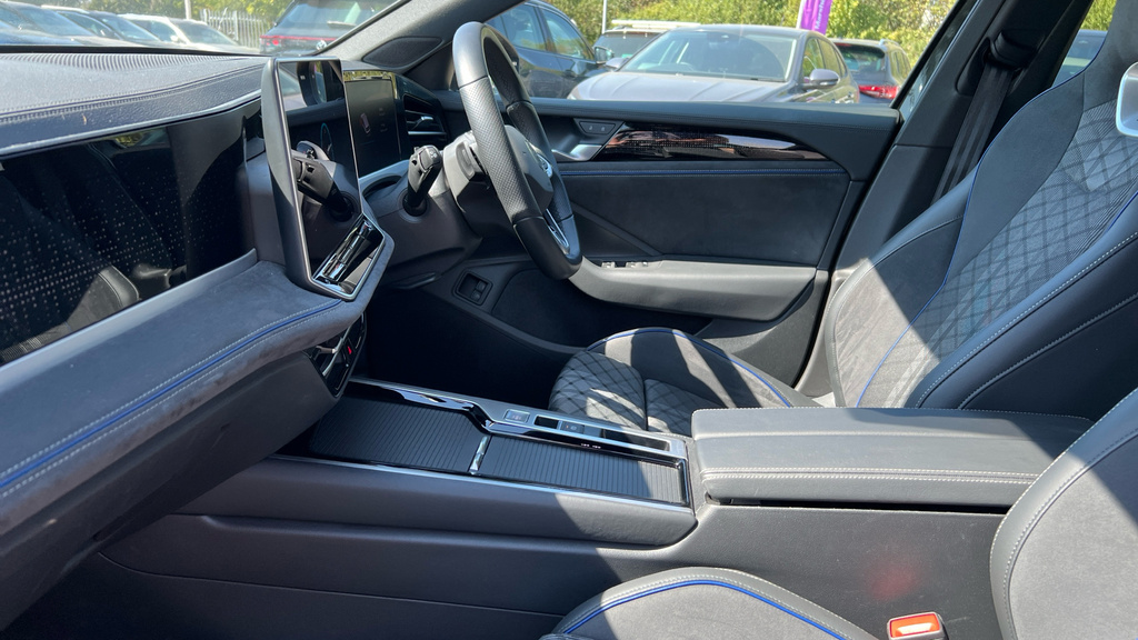 Volkswagen Passat 1.5 Tsi Ehybrid 19.7Kwh R Line Estate P Grey #34