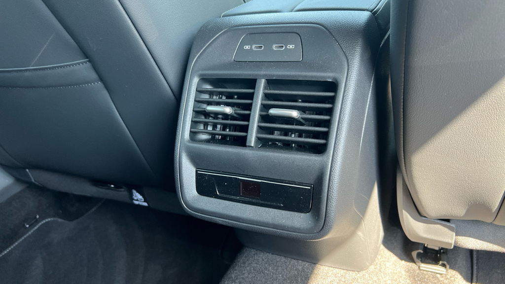 Volkswagen Passat 1.5 Tsi Ehybrid 19.7Kwh R Line Estate P Grey #40